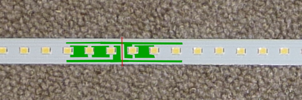 LEDラインライト基板は、LEDチップ18個ずつに切り分ける