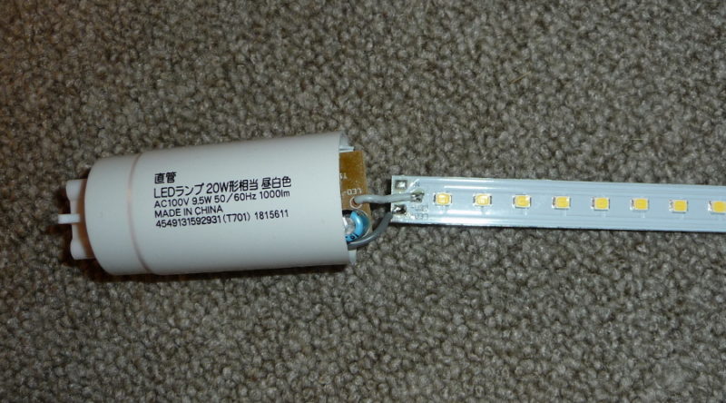LEDラインライト基板は、基板上の「LED+」と「LED-」に端子部からの配線が接続されている